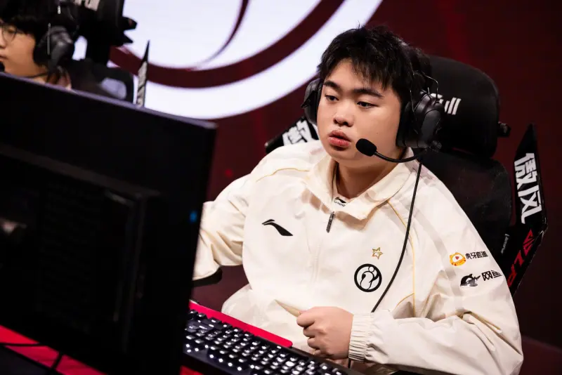 IG发布队伍赛前调试返图：新春快乐！今天比赛加油！