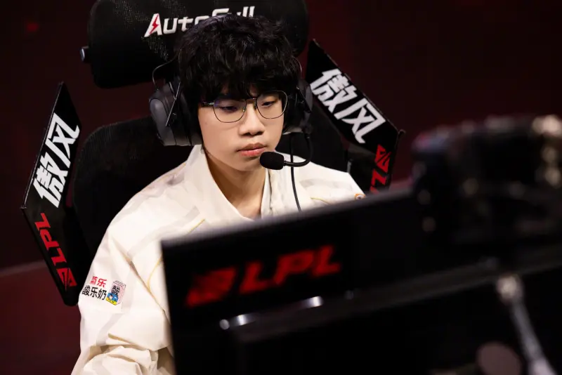 IG发布队伍赛前调试返图：新春快乐！今天比赛加油！