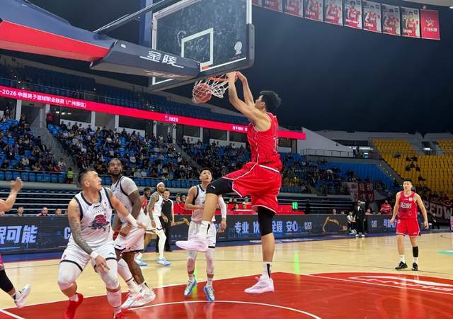 开云APP-17+10+4帽！杜锋弃将再次爆发！碾压克里斯，把山东男篮打绝望了